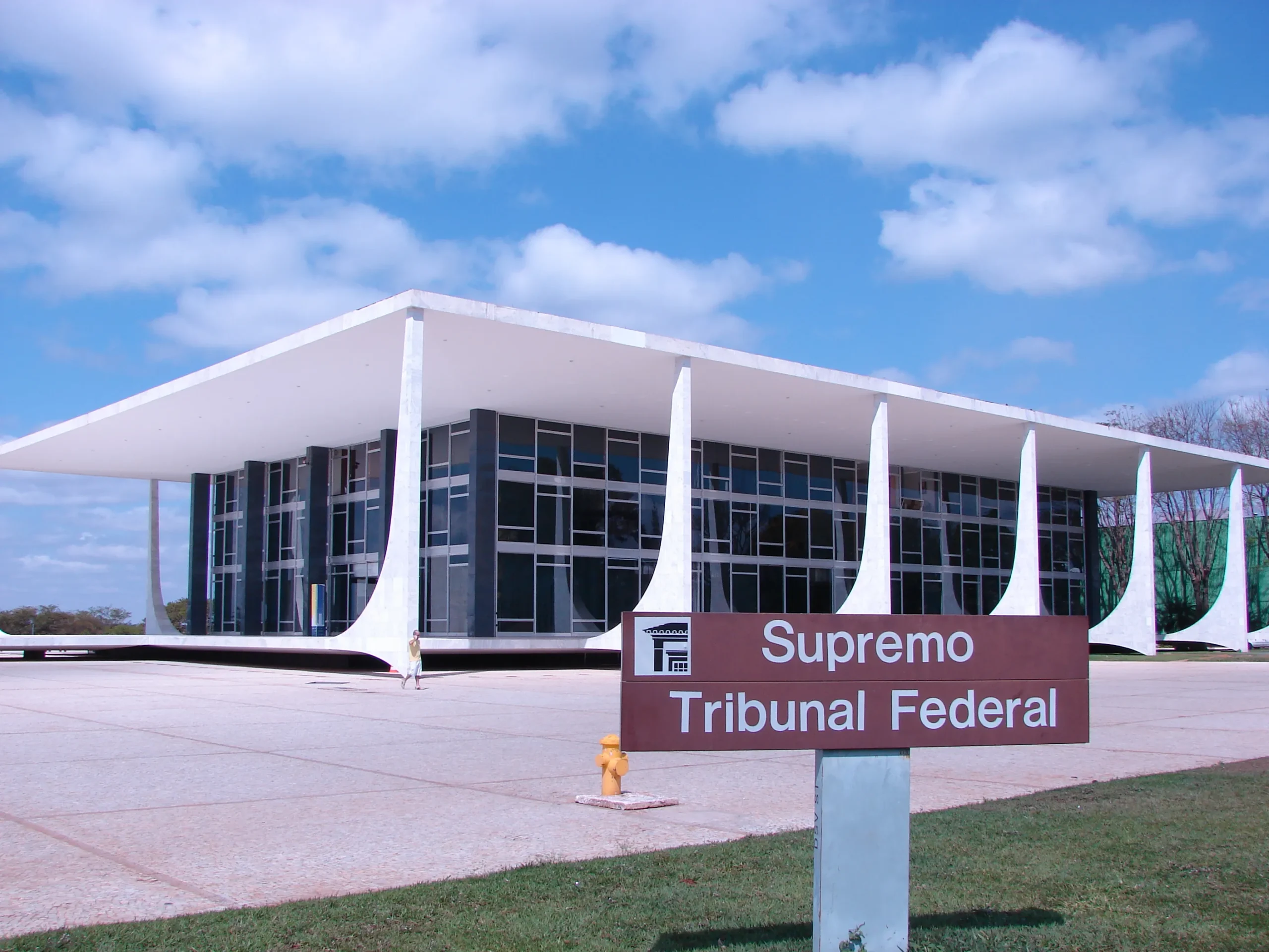 STF mantém em vigor teto para taxas do vale-refeição e alimentação