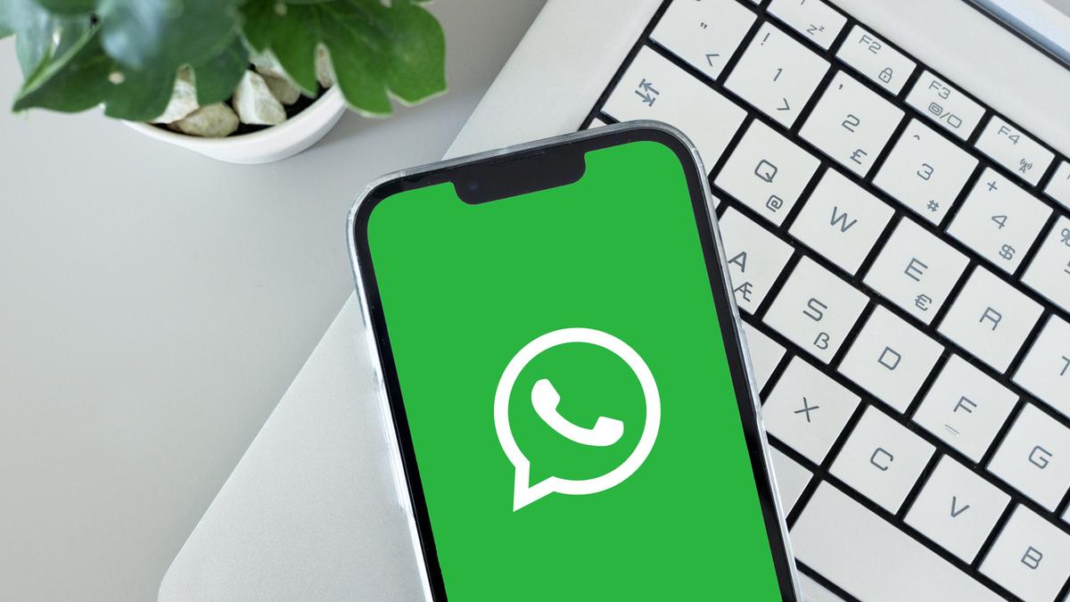 Demissão por WhatsApp liberada no Brasil e não gera dano moral automático